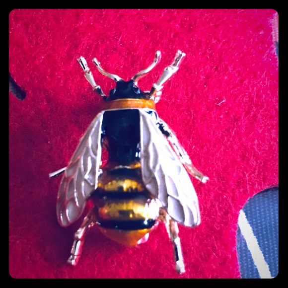 ‼️high quality enamel bee pin like Riverdale - Picture 3 of 8